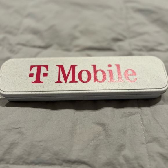 T-Mobile Utensil Set - Picture 6 of 6